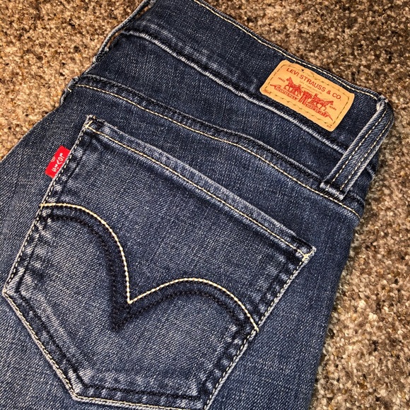 Levi’s Capris ☆ - Picture 2 of 6